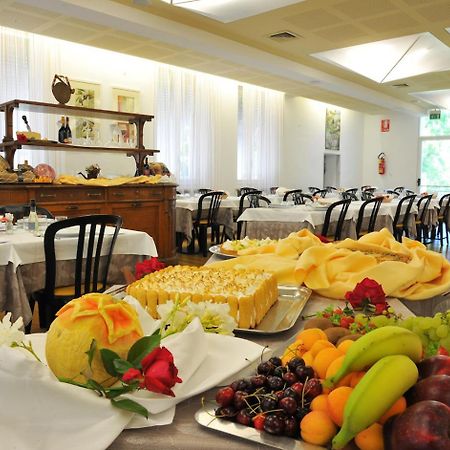 Hotel Terme مونتيتْشيلي تيرمي المظهر الخارجي الصورة