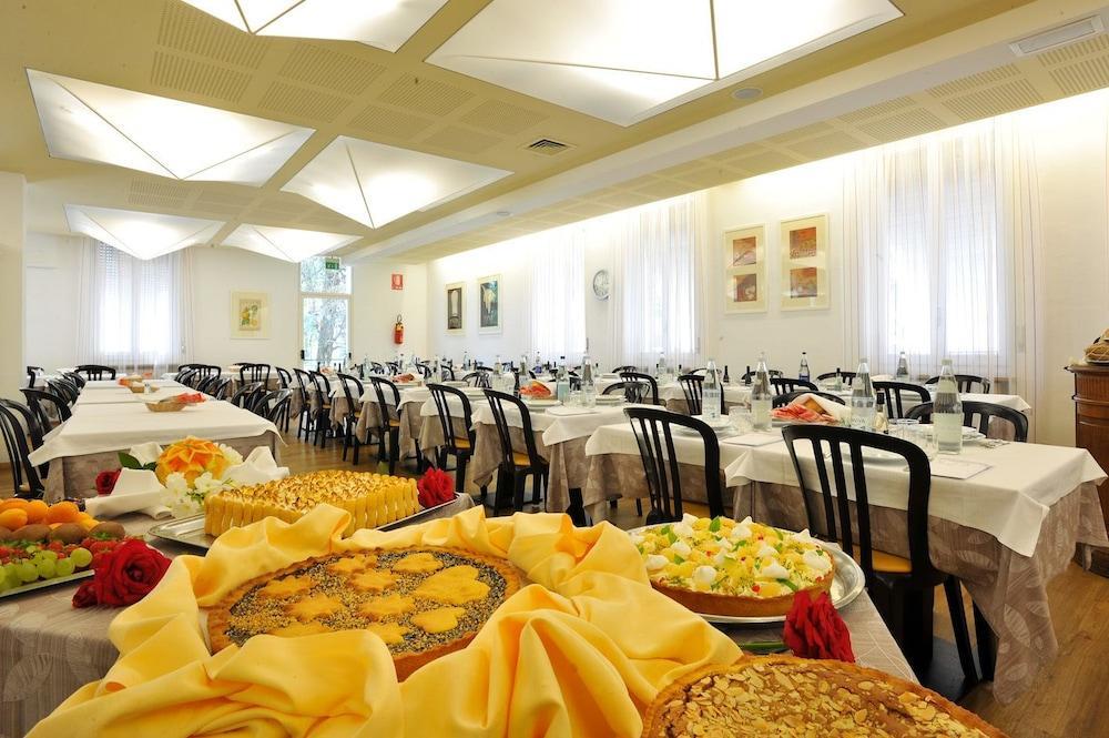 Hotel Terme مونتيتْشيلي تيرمي المظهر الخارجي الصورة